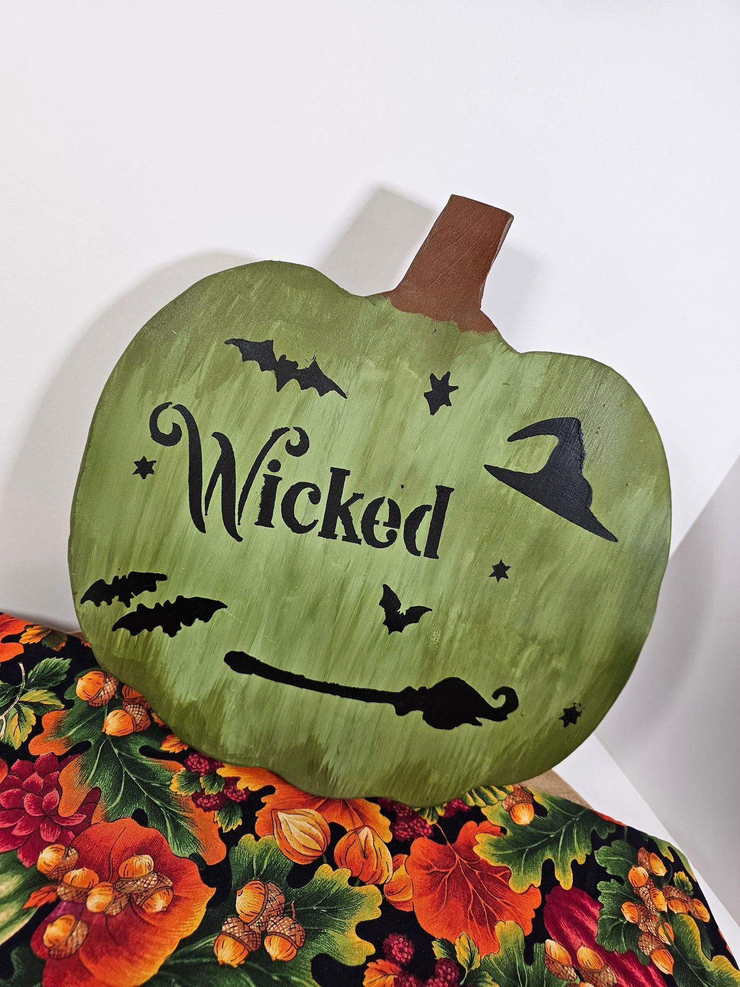 Wickedly Wonderful Halloween Decor: Handcrafted Pumpkin Sign