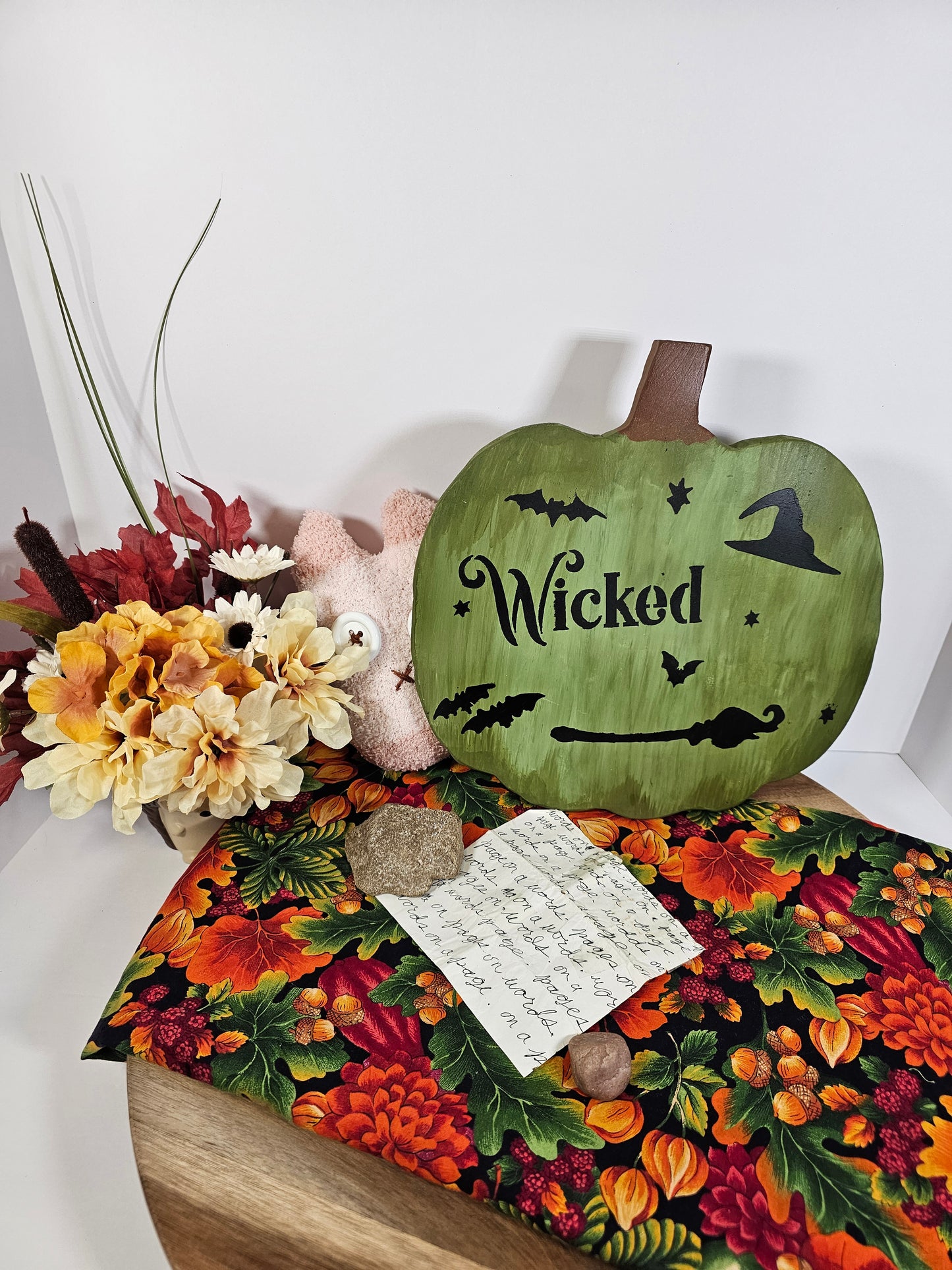 Wickedly Wonderful Halloween Decor: Handcrafted Pumpkin Sign